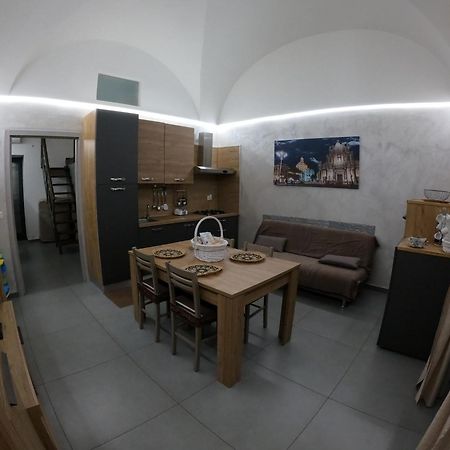 Aitho Apartment 45 Aeroporto di Catania Fontana Rossa Esterno foto
