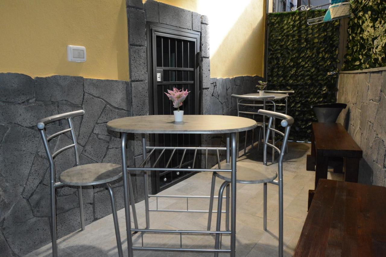 Aitho Apartment 45 Aeroporto di Catania Fontana Rossa Esterno foto