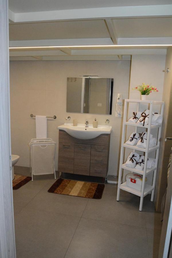 Aitho Apartment 45 Aeroporto di Catania Fontana Rossa Esterno foto
