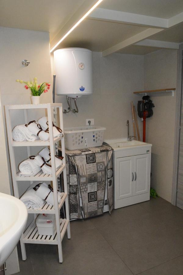 Aitho Apartment 45 Aeroporto di Catania Fontana Rossa Esterno foto
